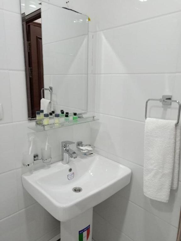 Queens 2 Hotel Taszkent Zewnętrze zdjęcie